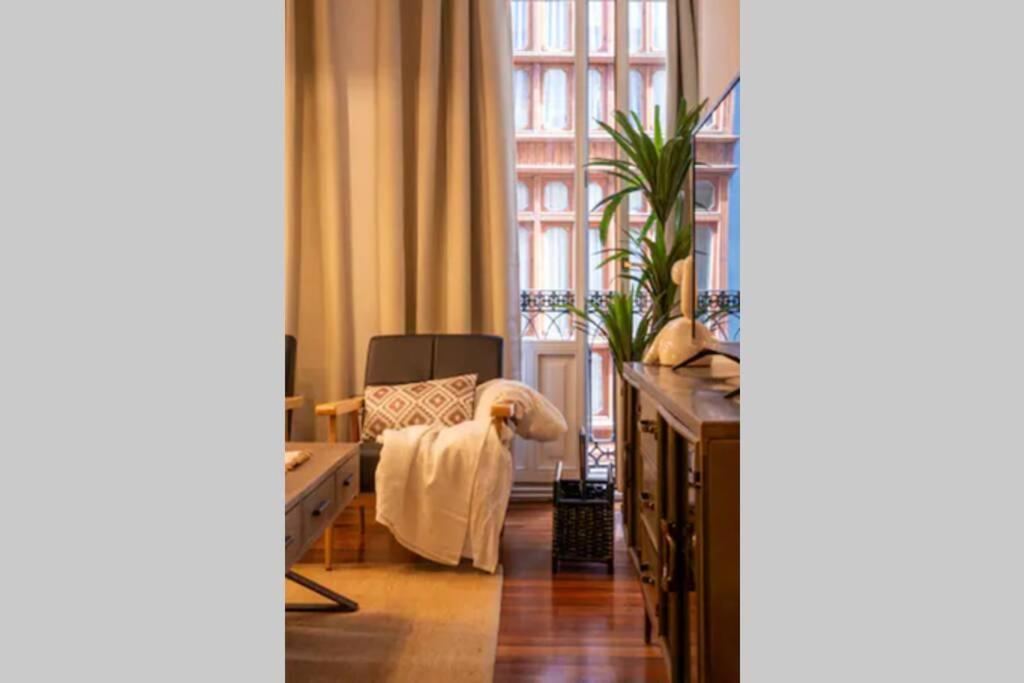 Exclusivo Apartamento En El Casco Viejo Билбао Екстериор снимка