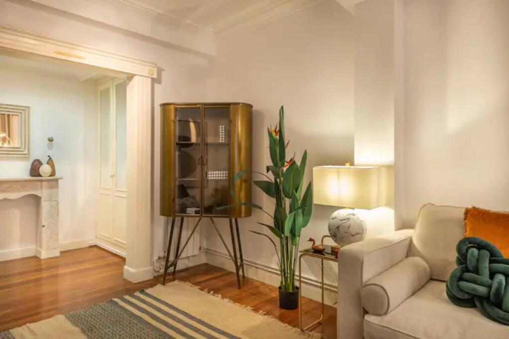 Exclusivo Apartamento En El Casco Viejo Билбао Екстериор снимка