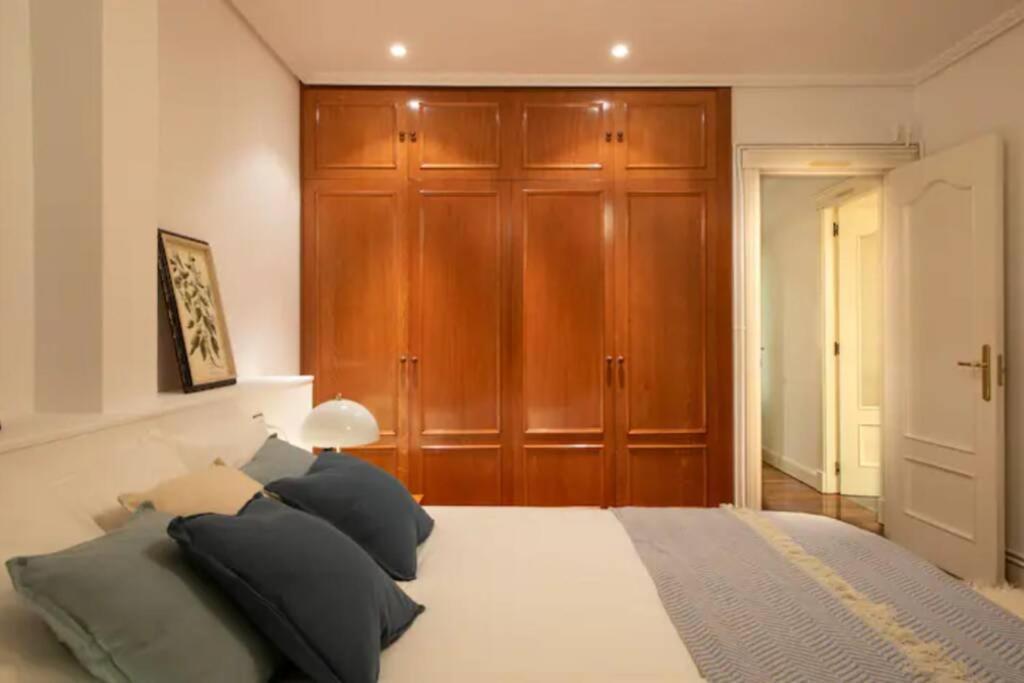 Exclusivo Apartamento En El Casco Viejo Билбао Екстериор снимка